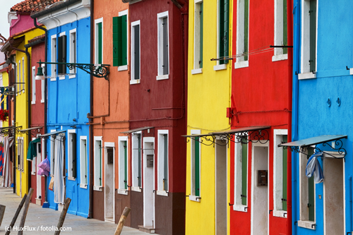 Bunte Häuserfassaden © huxflux / fotolia.com Bunte Häuserfassaden © huxflux / fotolia.com