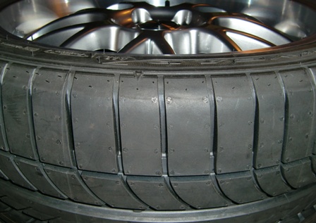 Close-up of car tires as an application example for nano silica. © B.Mathes, Dechema.