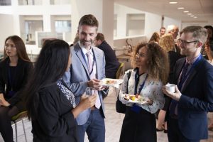 Delegates Networking During Conference Lunch Break © Monkey Business - stock.adobe.com